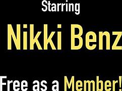 nikki benz fingers slip into her chesty wet cunt solo