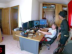 wanna see this black milf's pussy and ass wrecked?