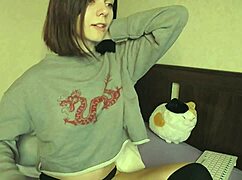 Watch my fit teen gf 18+ finger her wet pussy on webcam 💦🔥