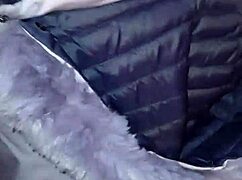 Madura puta con culo enorme acepta follar en la calle con hilo rojo transluciendo!