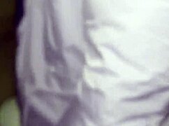 Madura puta con culo enorme acepta follar en la calle con hilo rojo transluciendo!