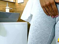 i love sniffing and licking her sweaty armpits post gym