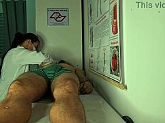 PACIENte EREÇÃO FRENTE ENFERMEIRA BIG COCK NURSE HANDJOB DEEPTHROAT