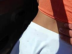 ayyy puta mexicana flashing her fat ass outdoors getting groped hard 😩... manosean mi culo!