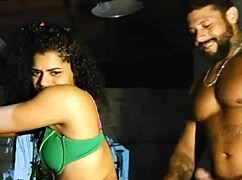 Personal trainer thug soaks latina client for dirty fuck lesson