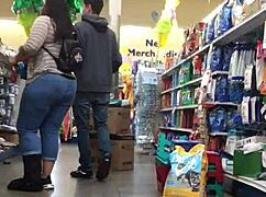 Ever seen a milf's phat ass jiggle like this in secret?