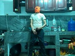 uhh from flaccid to this big erect penis... 25yo guy jerks off in kitchen waitin for best friend