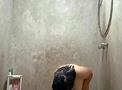 Necesito... masturbarme todo el tiempo con esta latina gorda humillada