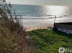 Morena tarada wakes boyfriend for creamy pussy breakfast he loves so much on beach