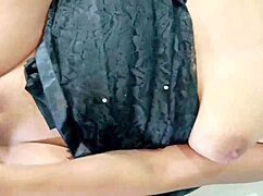 Desi couple in black saree starts homemade sex with blowjob and doggystyle