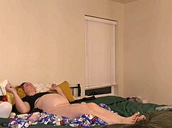 hey babe can you cum hands free like this pregnant neighbor girl?