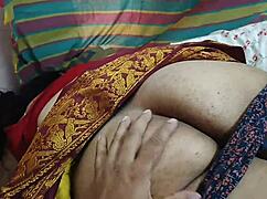 Indian housewife seduced by lover! Pussy pounded wonderfully hard!