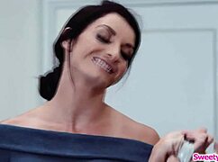 my boss caught me and now she's licking my teen pussy