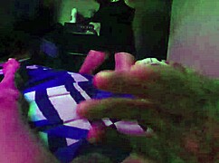 Mi sexy esposa latina baila caliente y chupa mi verga rico con su culo grande