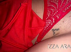 Fucking my girlfriend's friend secretly in the car while hiding from everyone