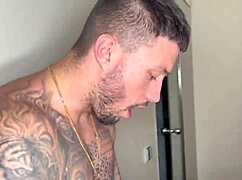 damn trio in the gym... couldn't workout with that huge ass next to me begging for double penetration