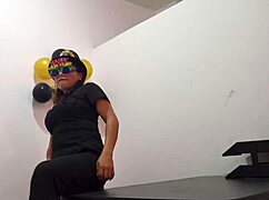 im bored at office so i plug ass to arouse slutty self