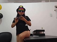 im bored at office so i plug ass to arouse slutty self