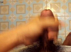 sexy vietnamese babe gets naughty 😈🔥 whoa!