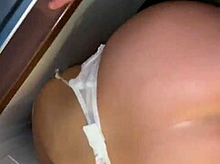 yo this pawg with huge ass and small waist shakes it till she squirts hard