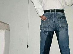 colombian solo pees first time jean pants soaked