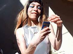 wanna see bonneyuwu's cute body flashing cards outdoors?