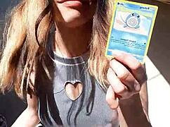 wanna see bonneyuwu's cute body flashing cards outdoors?