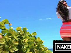 Ebony Babe Big Round Ass Deepthroats Fucked Beachside