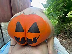 Halloween latina big ass prostitute does oral trick or treat then pussy fuck outdoors