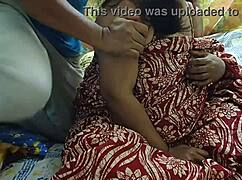 Desi bhabhi flashes pussy to boyfriend at wedding sneak