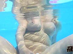 more juicy ass & big boobs from curvy sydney simpson poolside 🔥🍑💦