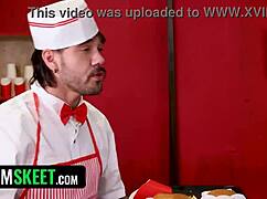 wanna fast fuck in this nasty fast food spot?