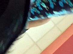 upskirt tease venezolana skirt lift 🔥👀