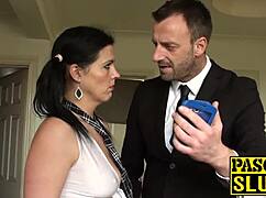 queenjennyx1 milf ass stretched wide by english pounding