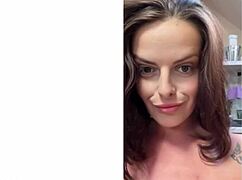 thick natural milf ass teases in homemade pov
