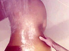 thick ebony babe gets fucked hard in the shower 💦🍆