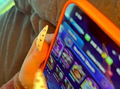 i'm like freaky stepsis forgot panties in bed uhm come play??