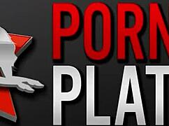 Damn horny gilf Vanessa rams huge dildo deep in her wet pussy!