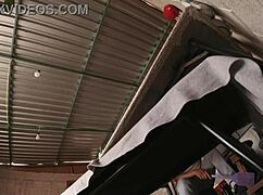 ¿qué vas a hacer con mi falda tan corta?