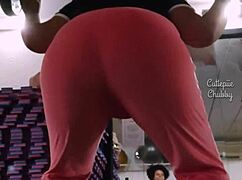 my fat ebony ass shakes wildly during gym squats