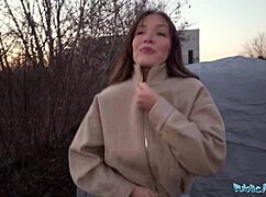 outdoor cash deal turns venezuelan hottie into public cock sucker and rider