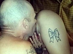 omg that sexy wife ass looks so tasty i just wanna slap lick and spit all over it