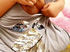 that indian sexy aunty with huge tits tempts in everyday tease