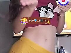 Cameltoe Tease from Novinha Live on Bigo Live