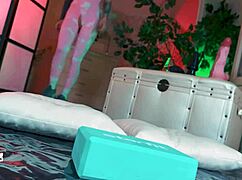 Watch her warm up that skinny ass with huge dildos and plugs 💋🍑🔥