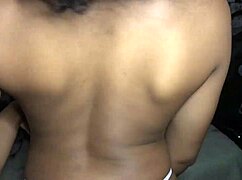 Adoro o pau grosso do meu vizinho gozando na minha xota gostosa