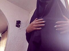 I squirt so hard on webcam as arab milf in niqab hijab rubbing pussy rough