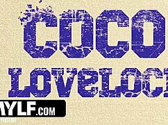 coach seduces rookie cheerleader into fingering fun 😈💦