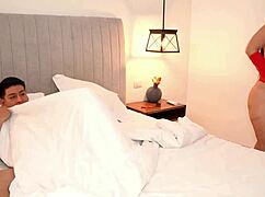 i share hotel bed with stepmom and discover her dream pussy