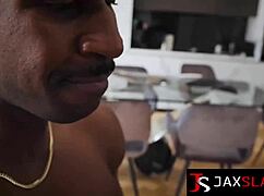 Seductive Venera Maxima Craves MMF Double Penetration Thrill!